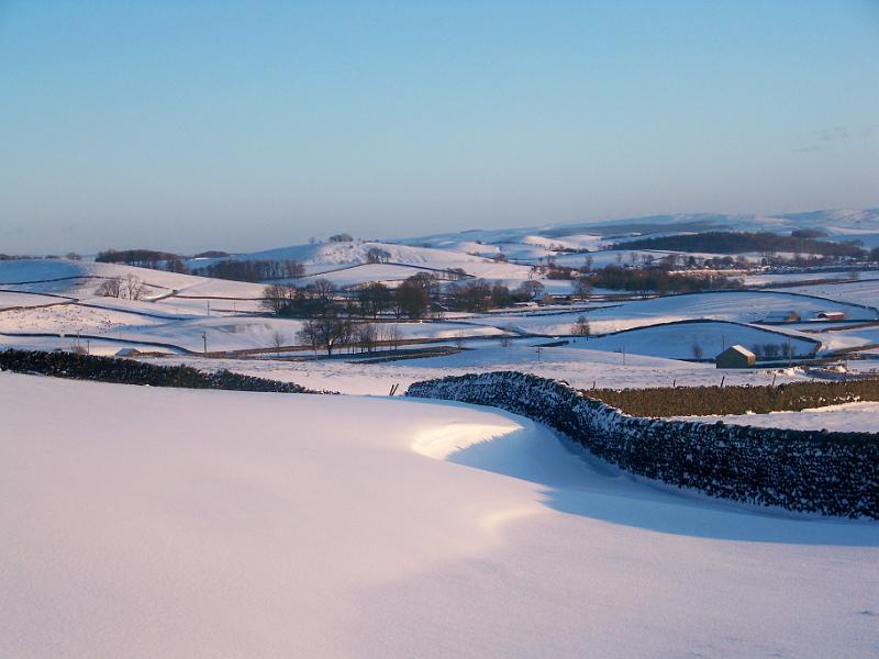 deep_and_even.JPG - "Deep, crisp & even" - by Ron Allen  Unblemished deep snow above Long Preston.
