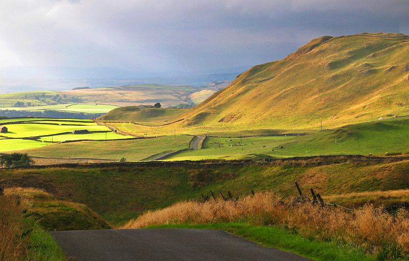 Attermire014.jpg - "High Hill"  - by Gavin Dewar. View from Black Gill Lane, above Settle.